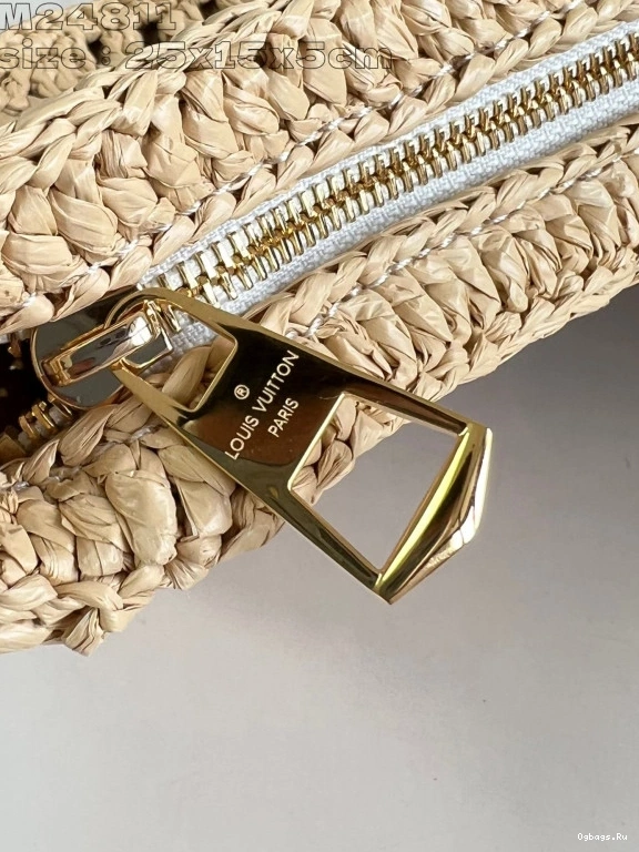 VUITTON LOUIS MM Croissant 1223